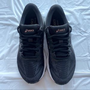 Women’s ASICS GT 2000 8 Size 8 black